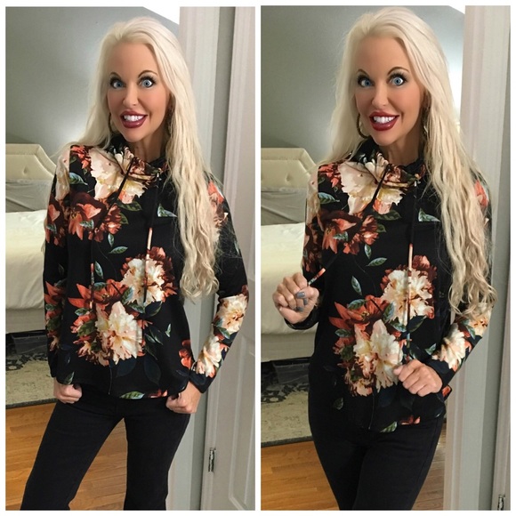 LAST 1! β€οΈ Gorgeous Super Soft Brushed Floral Top! - Picture 3 of 5